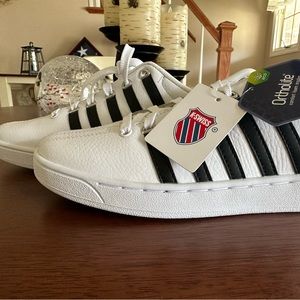 K-Swiss Woman’s Size 9, NWT no box,Tennis casual